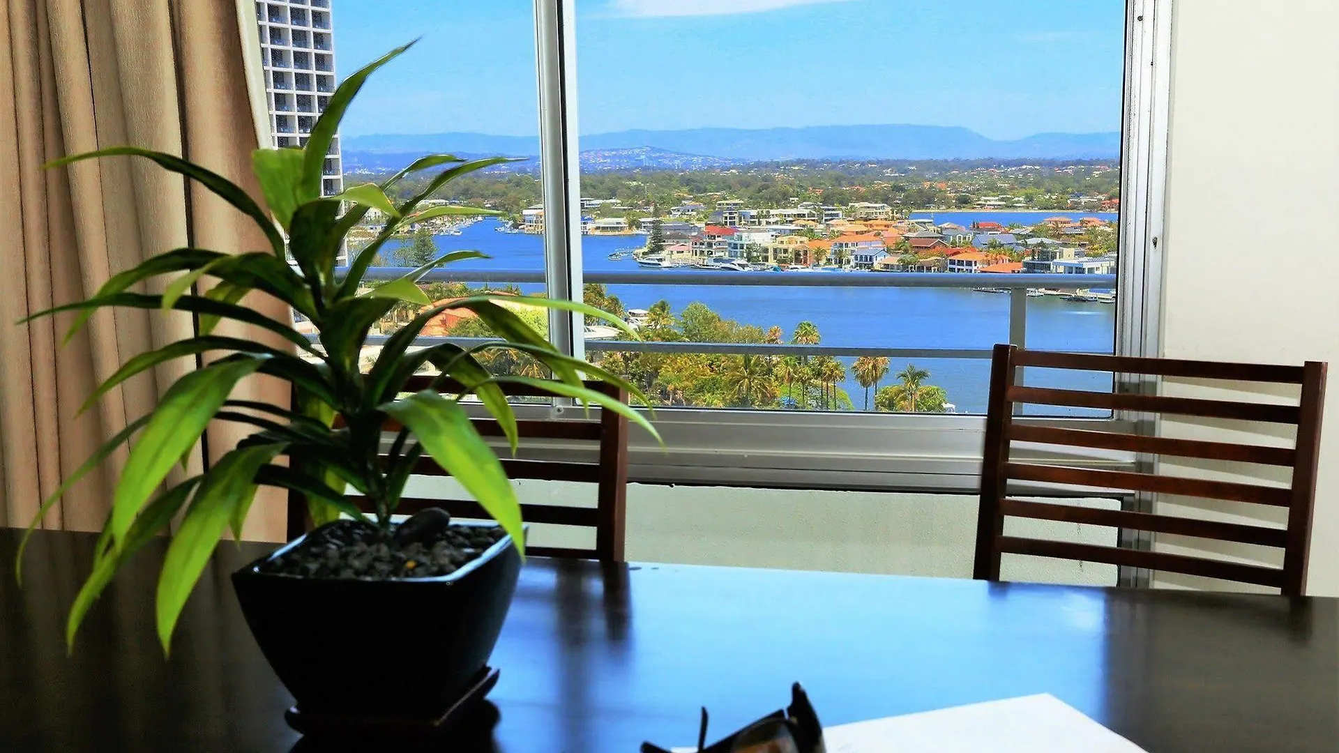 Equinox Resort Gold Coast 3*,  Australien